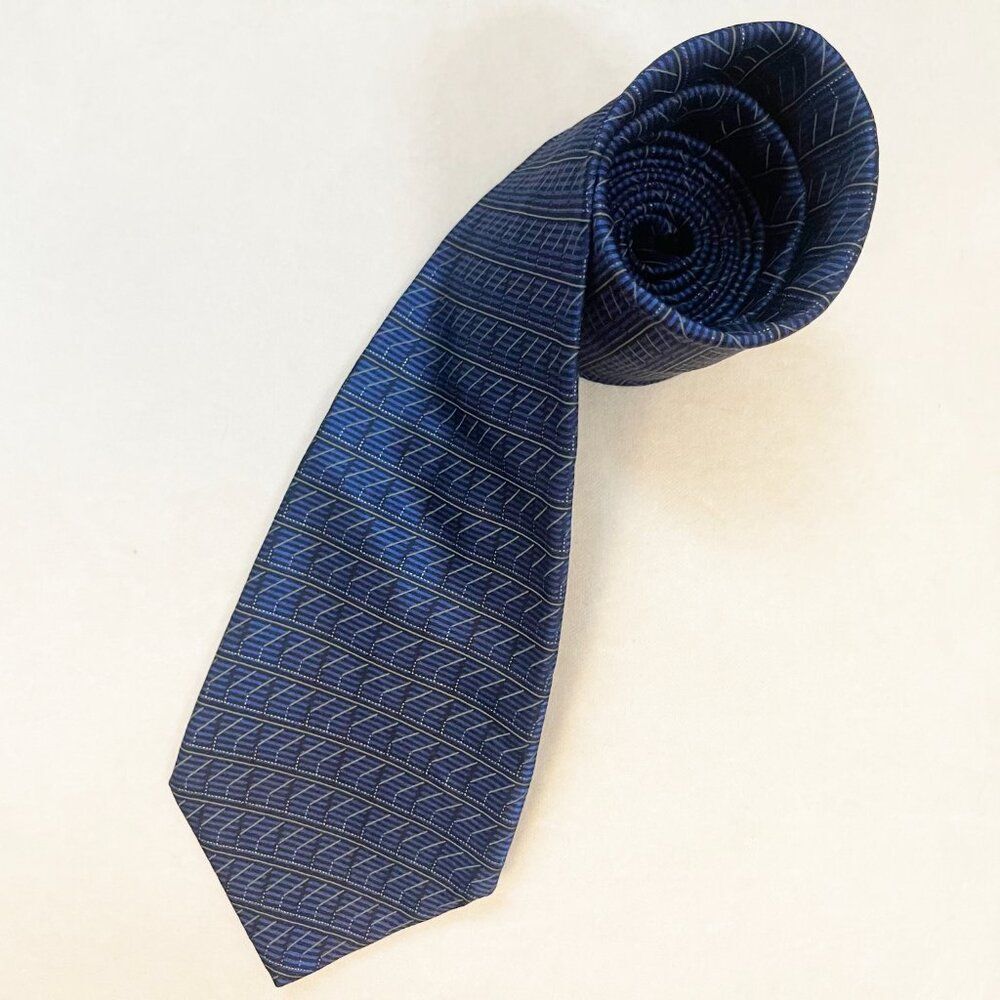 DKNY 100% Silk Tie Blue Geometric Pattern Classic Mens Neck Tie Designer - Picture 6 of 6